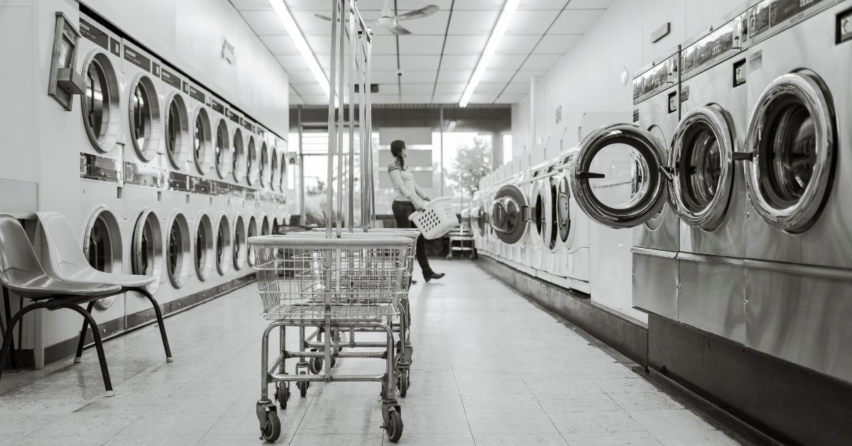 Commercial Laundry Area Design: Layouts, Equipment & Practices
